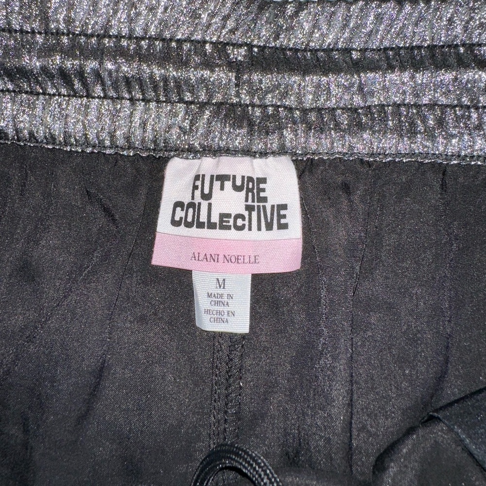 Future Collective Metallic Silver Shorts Women’s Alani Noelle Size M NWT - Picture 3 of 8